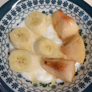 桃とバナナのヨーグルト